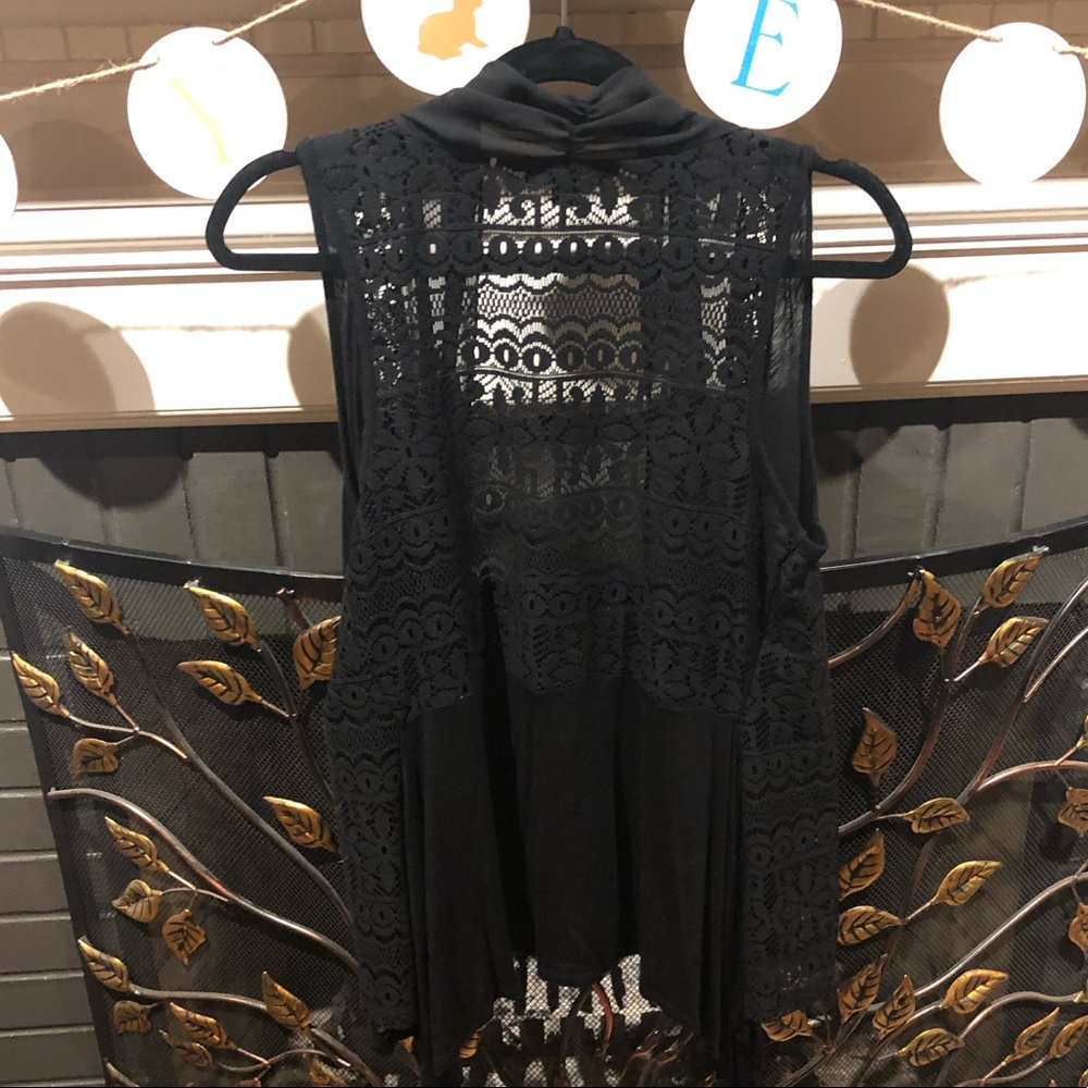 Black lace vest medium